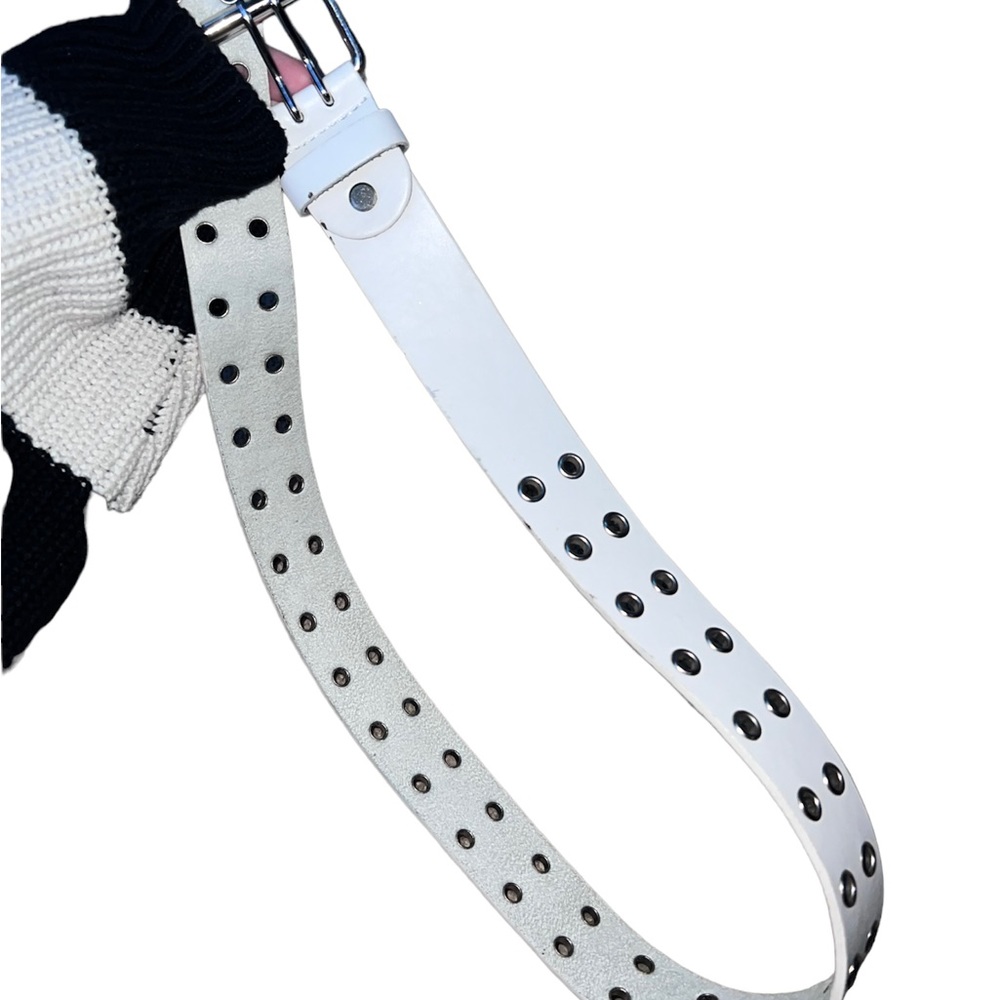 white grommet belt